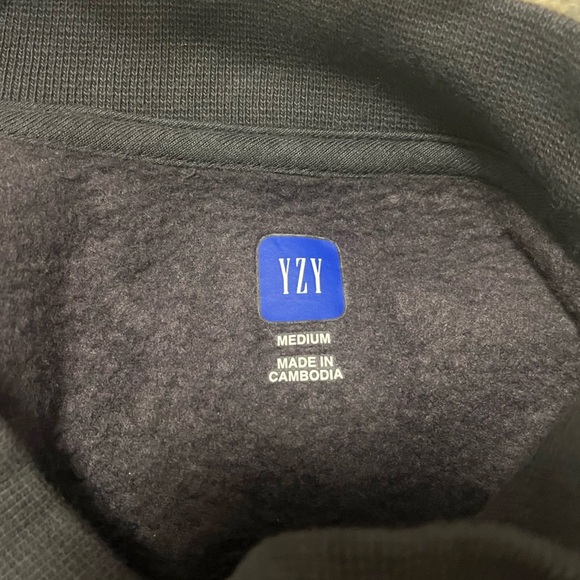 NEW | YZY GAP BALENCIAGA collab Charcoal Sweatshirt Tee w/Dove | Size M - Picture 4 of 6